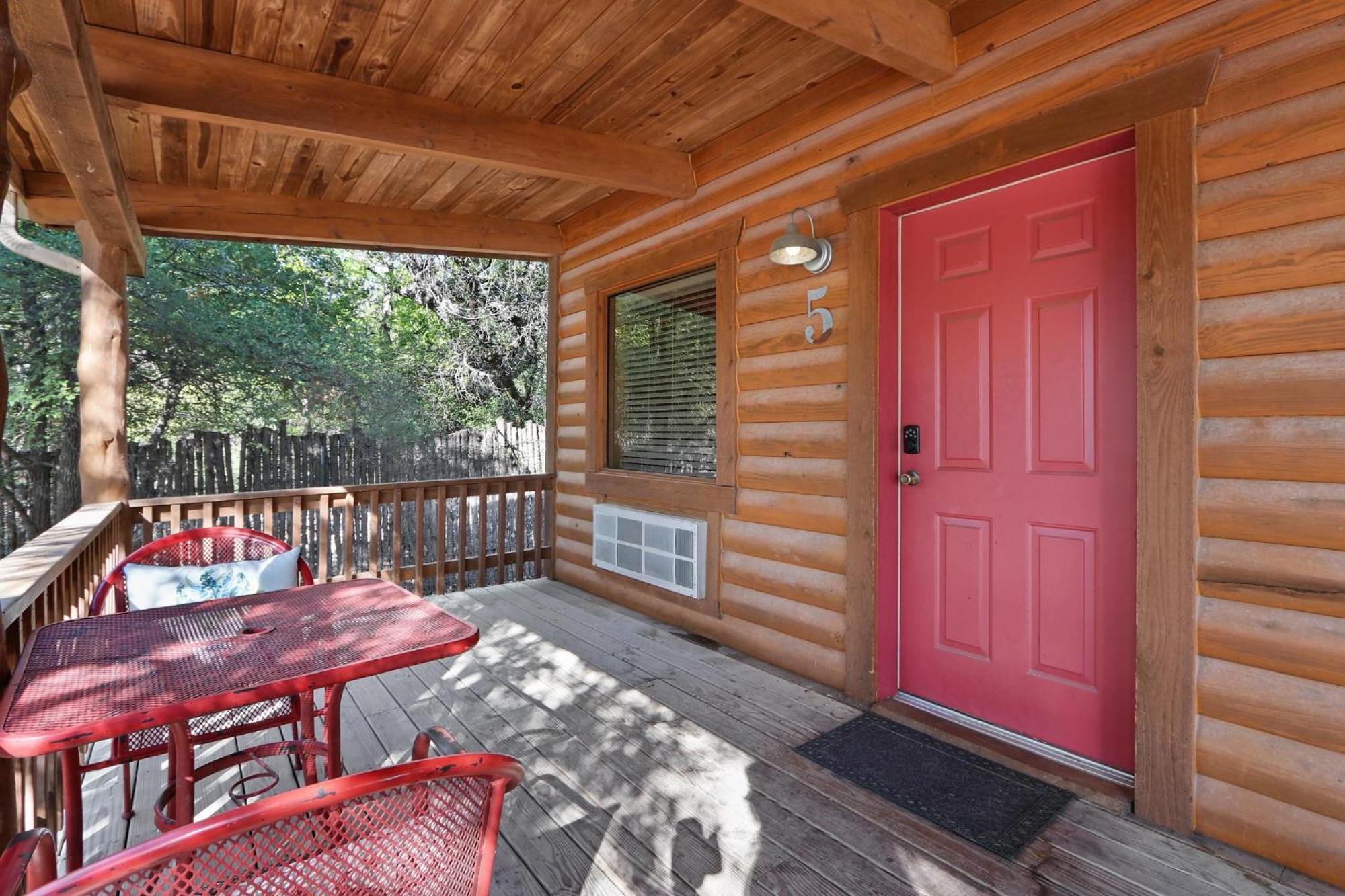 Wimberley Log Cabins Resort And Suites- Unit 5 Εξωτερικό φωτογραφία